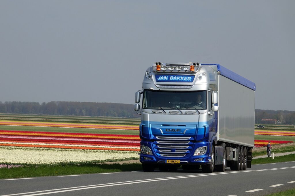 truck, daf, tulips-4265140.jpg